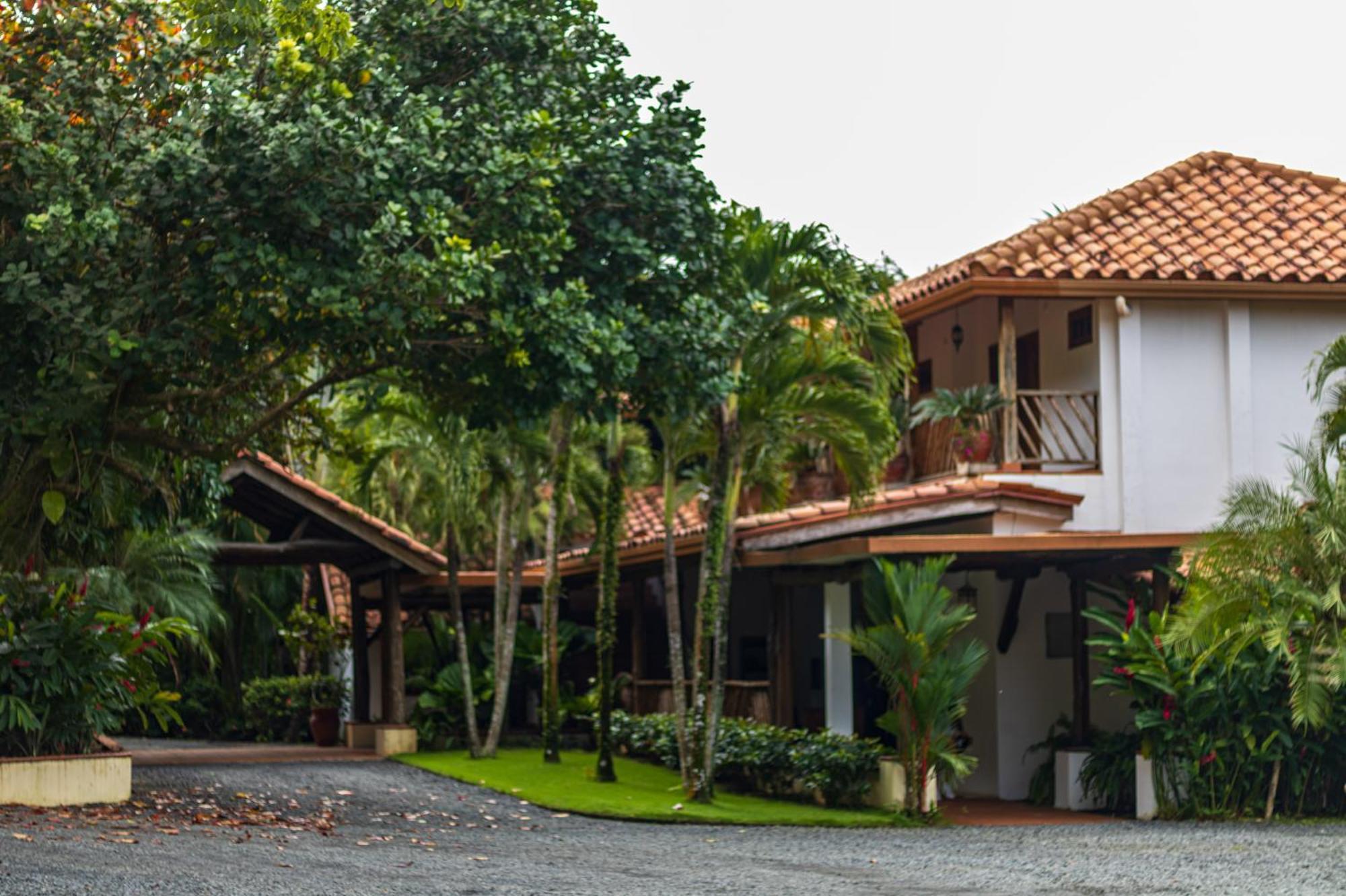 Hotel Playa Cambutal Exterior photo