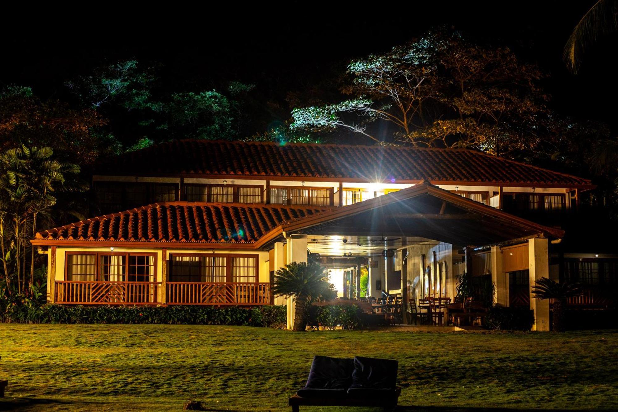 Hotel Playa Cambutal Exterior photo