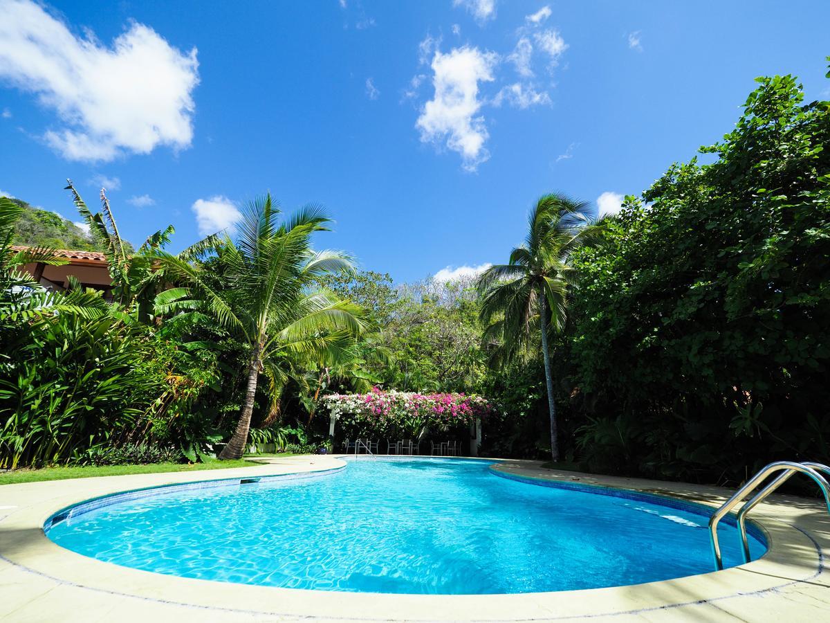 Hotel Playa Cambutal Exterior photo